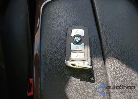 2006 BMW 750Li z USA, uszkodzony, nr VIN WBAHN83526DT37603